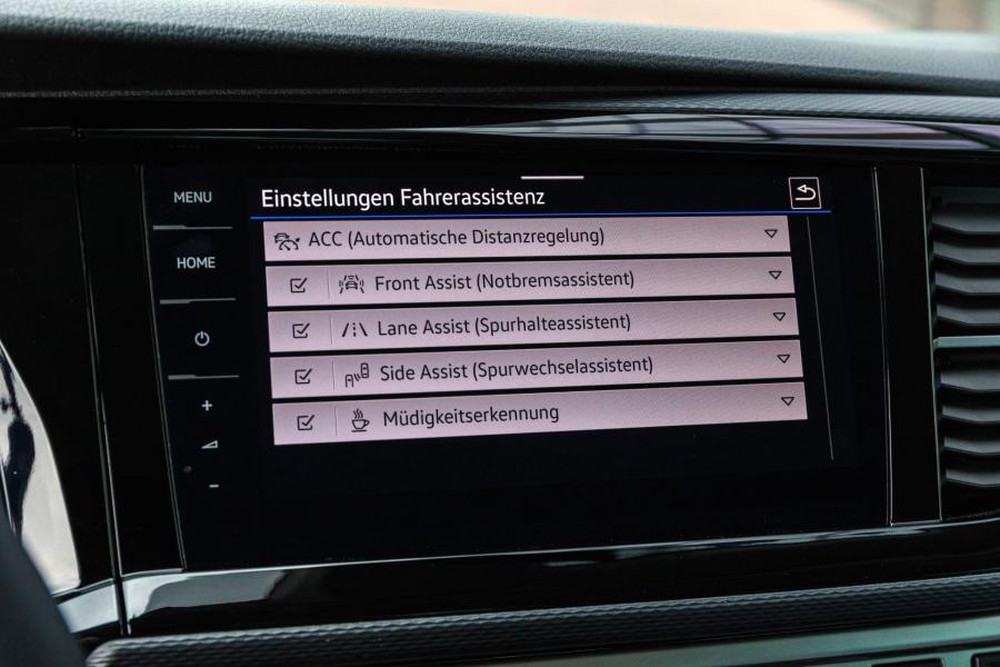 Детали интерьера Volkswagen Multivan Bulli (T6.1) 2019 года  (фото 80 из 86)